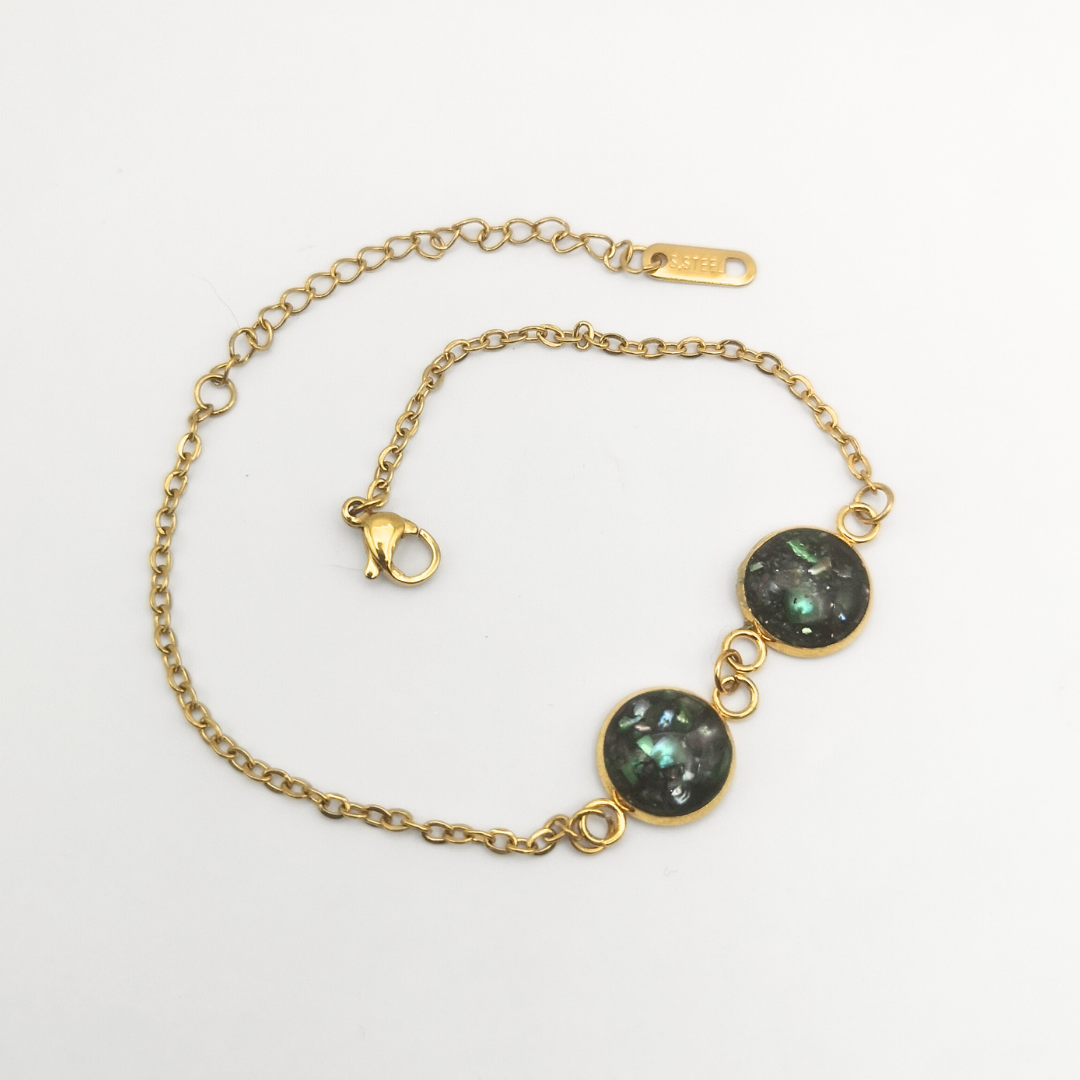 "Emerald Tide" – Stainless Steel Gold-Plated Bracelet with Crushed Green Freshwater Pearls