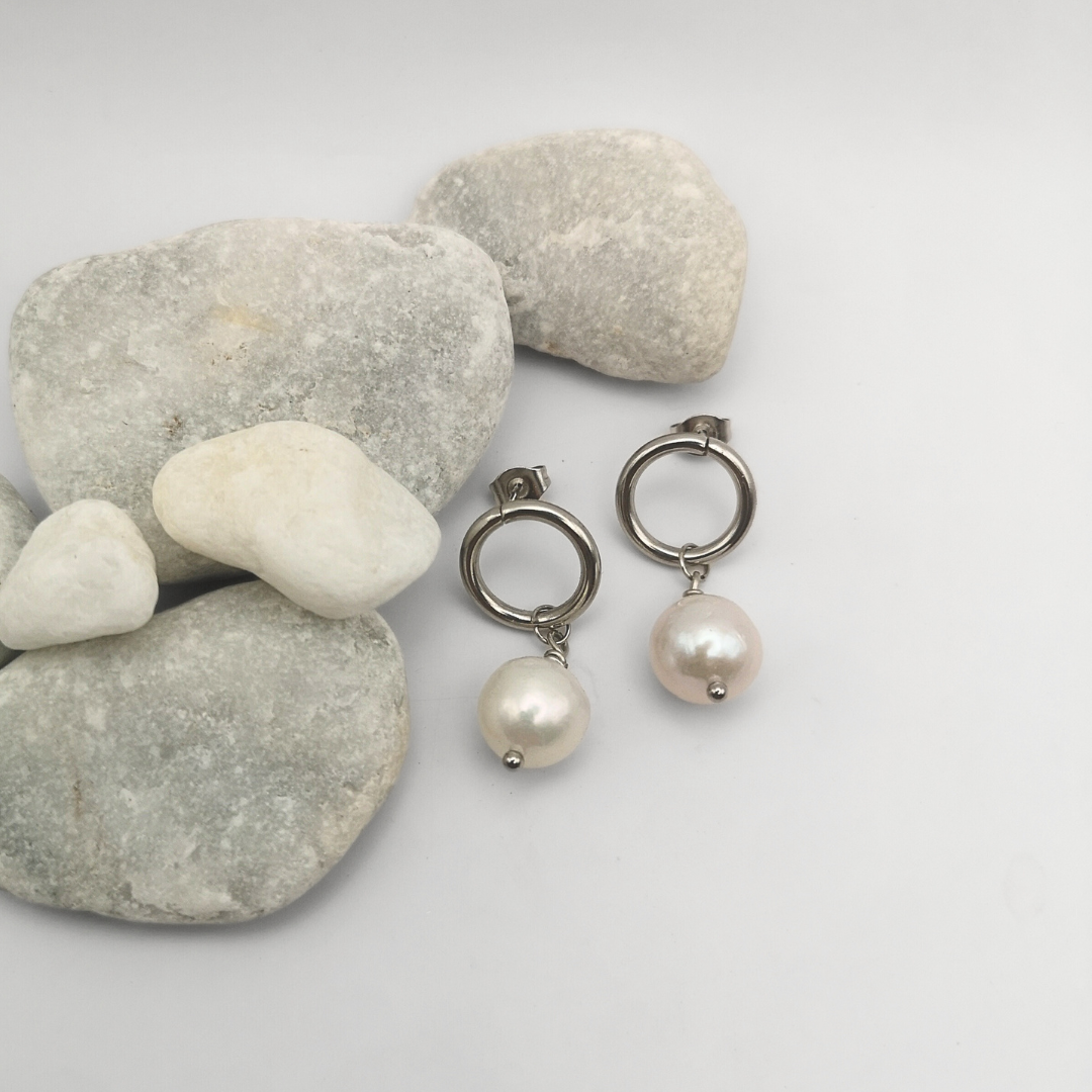 Lumière Pearl Drops – Teardrop White Freshwater Pearl Stainless Steel Earrings