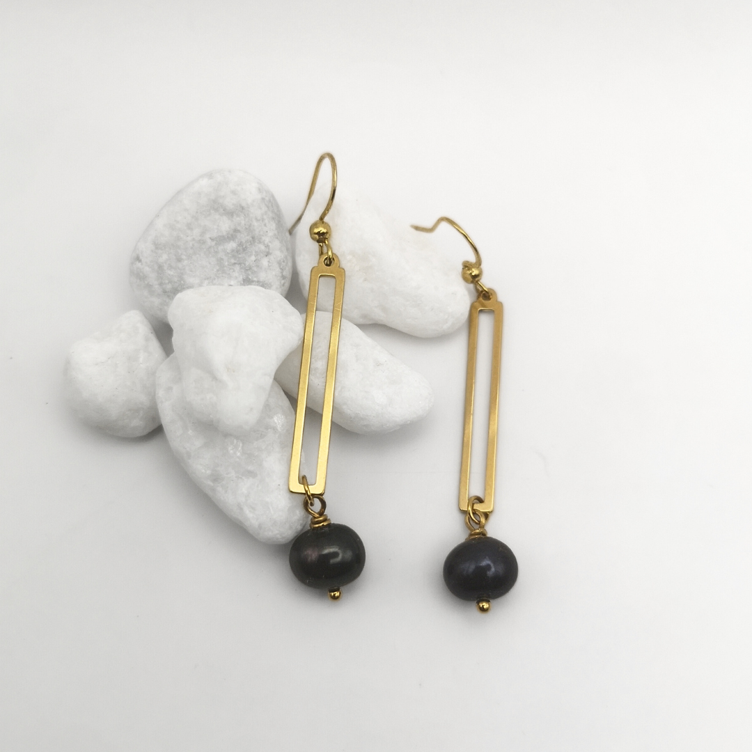 Serentha Freshwater Pearl Dangle Earrings – Gold-Plated Elegance