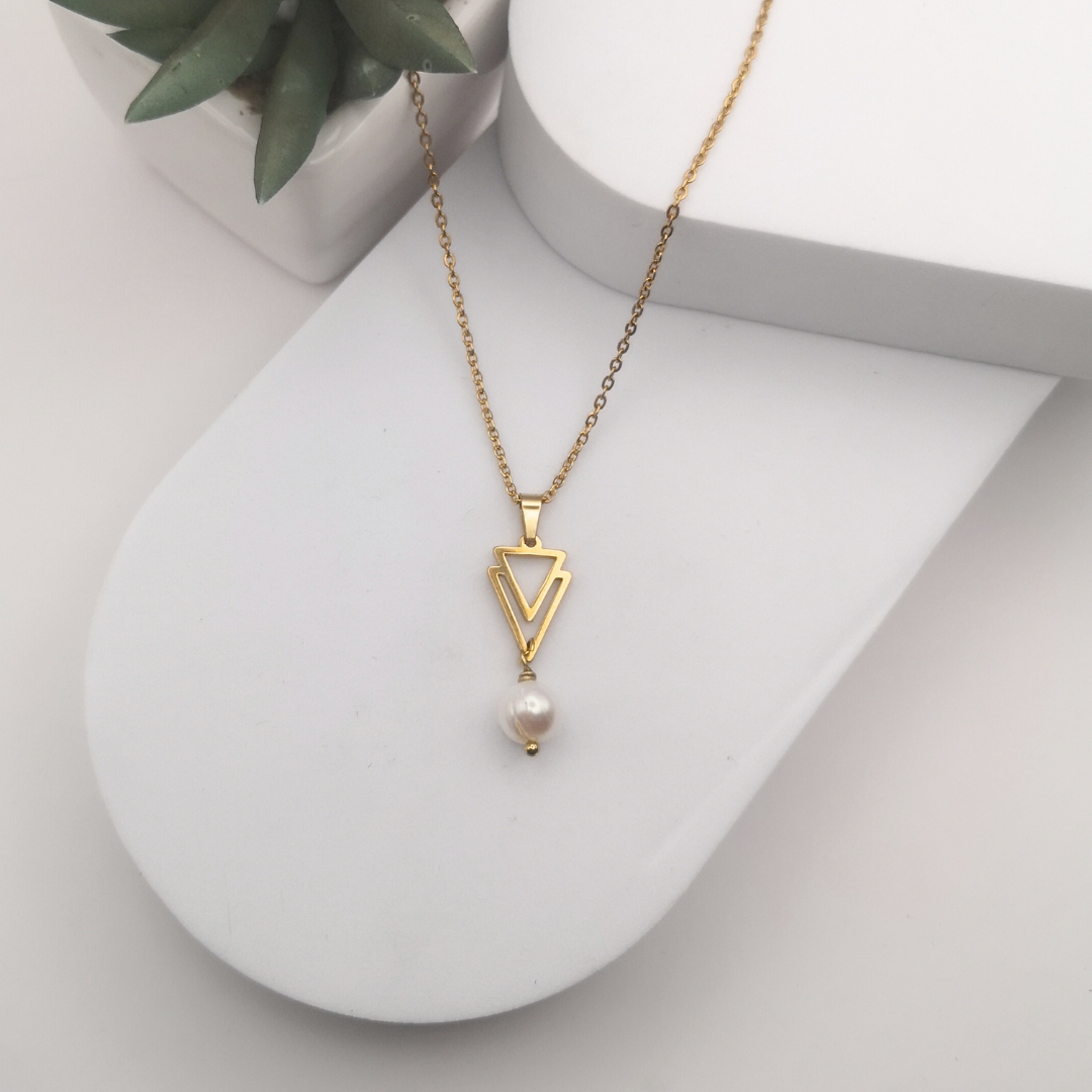 White Freshwater Pearl Gold Stainless Steel Necklace