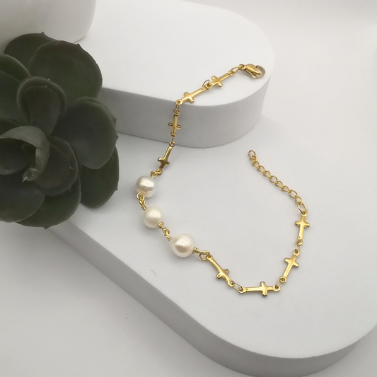 Freshwater Pearl Gold Stainless Steel Bracelet with Little Cross Connectors