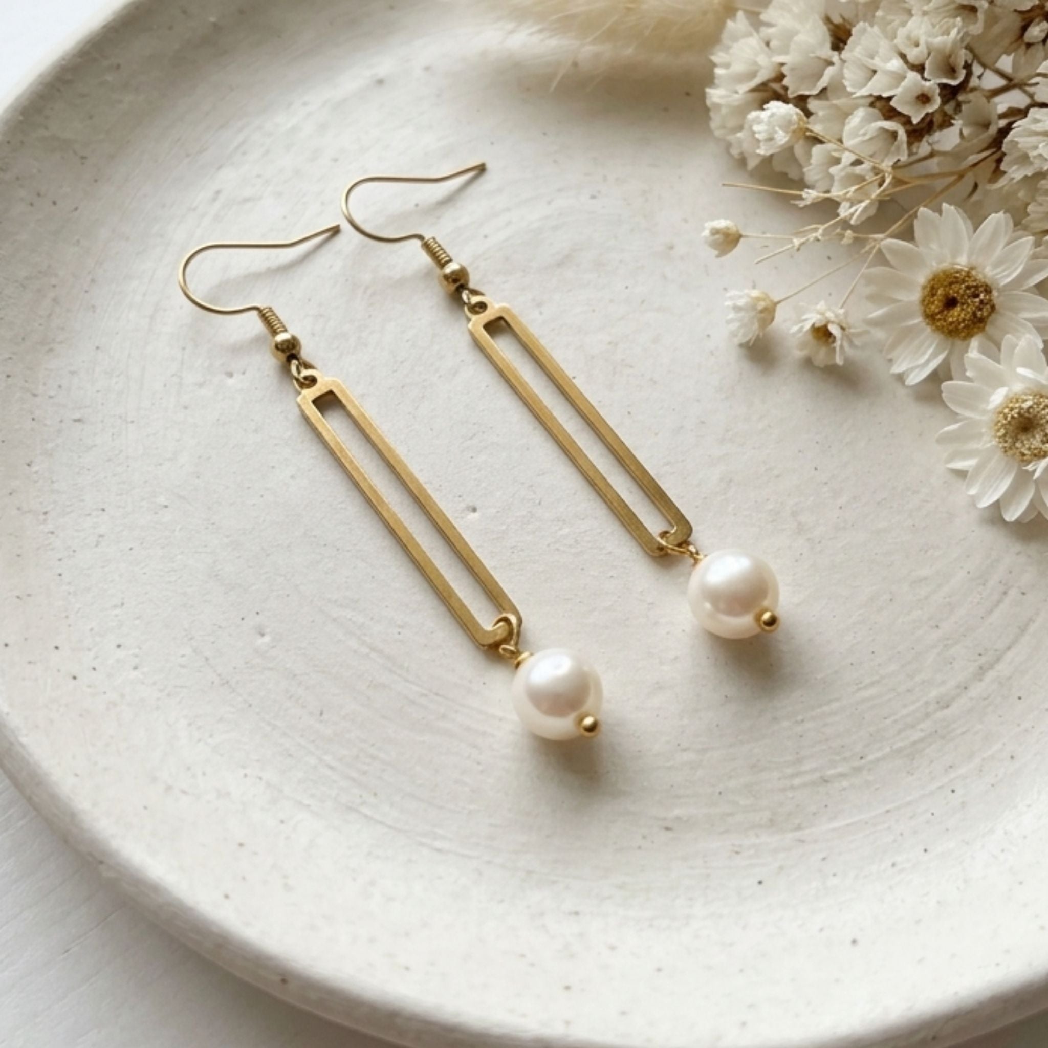 Natural 7mm white freshwater pearl gold plated 304 stainless steel dangle earrings