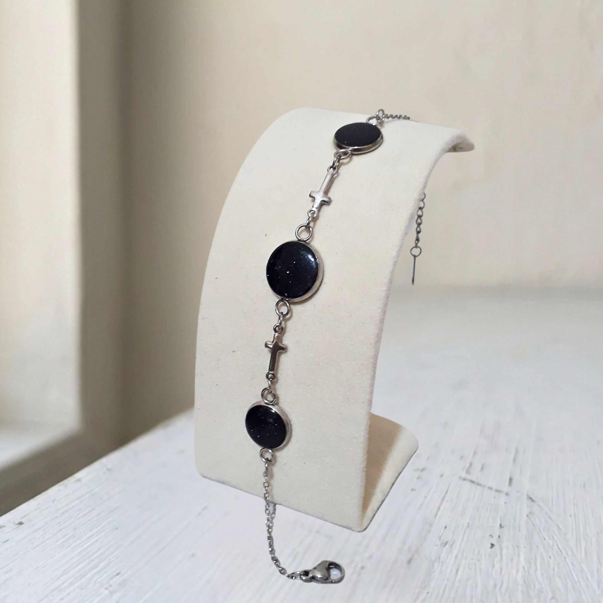Handmade 304 stainless steel bracelet featuring natural crushed Starstone - Kiooinsitu