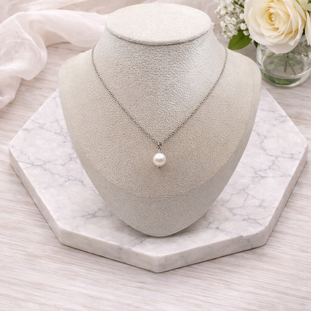 Dainty freshwater pearl necklace - Kiooinsitu