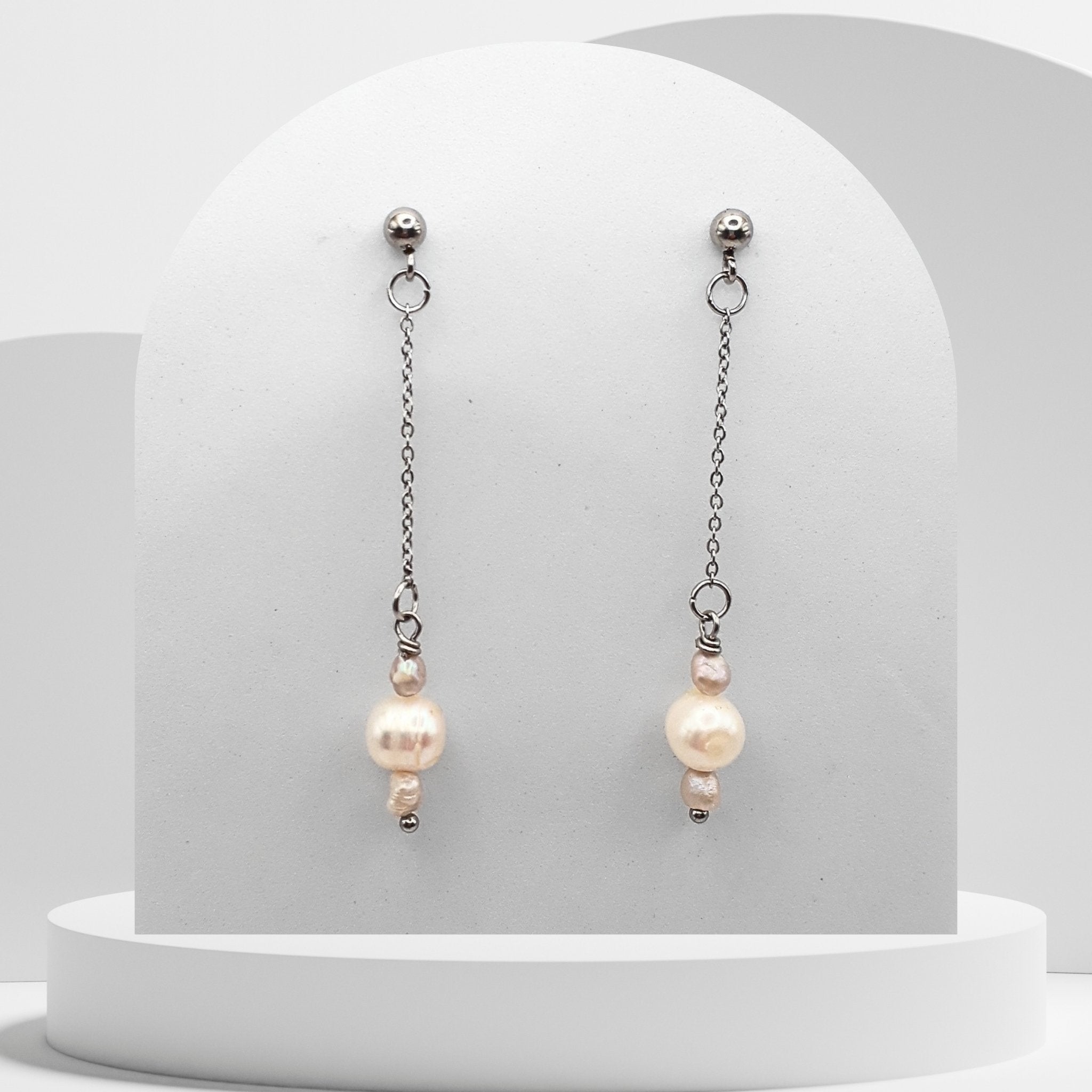 Freshwater Pearl Chic White Earrings
