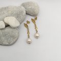 White Freshwater Pearl Dangle Earrings - Kiooinsitu