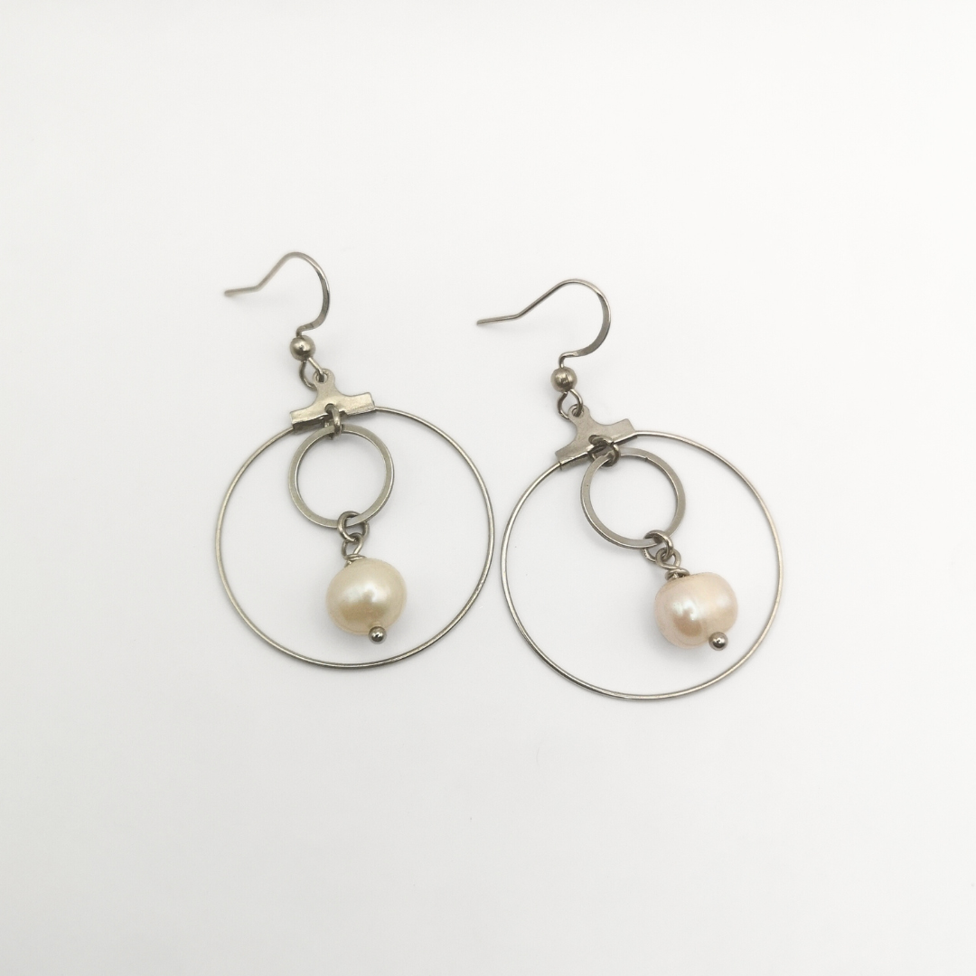 White Freshwater Pearl Hoop Earrings - Kiooinsitu