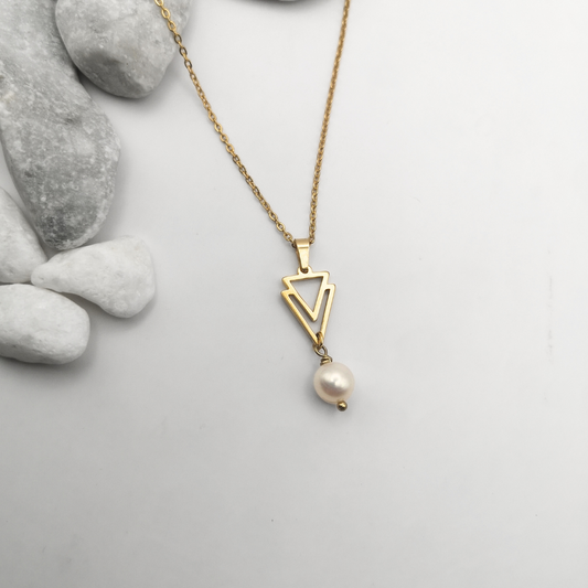 White Freshwater Pearl Pendant Gold Plated Stainless Steel Necklace