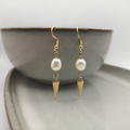 White Freshwater Pearl Dangle Earrings - Kiooinsitu