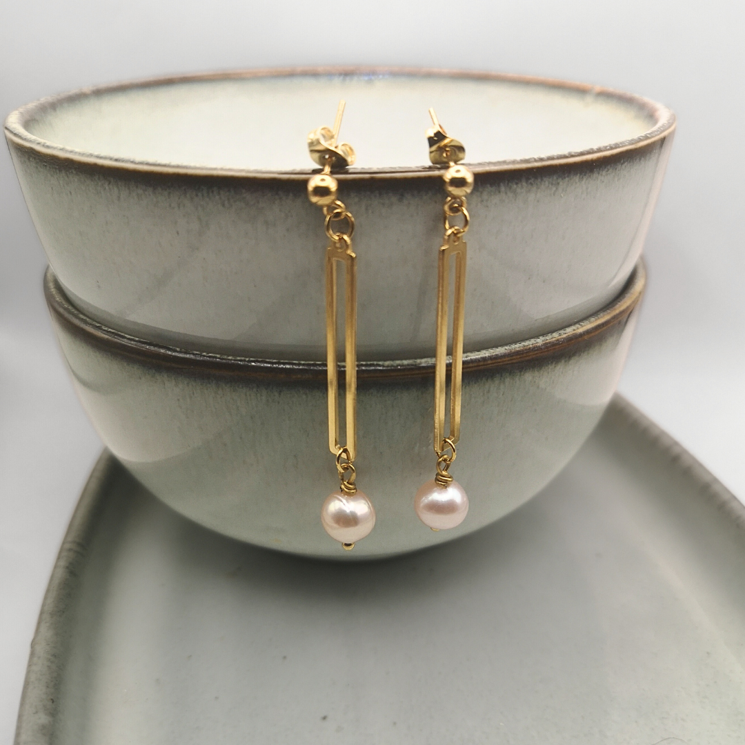 Peach Pink Freshwater Pearl Dangle Earrings - Kiooinsitu