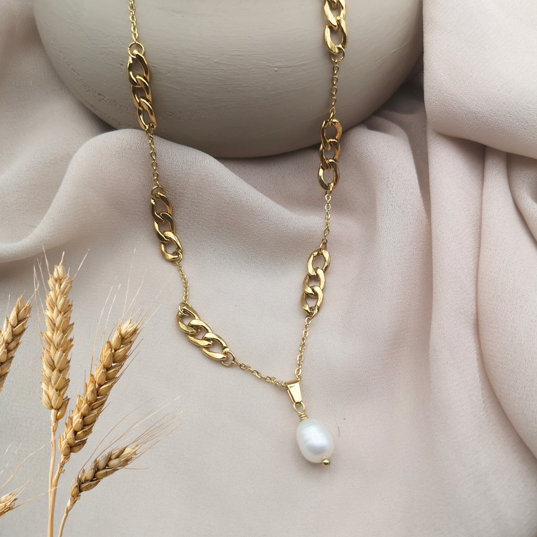 Stainless Steel Gold Plated Chain Necklace with Freshwater Pearl Pendant