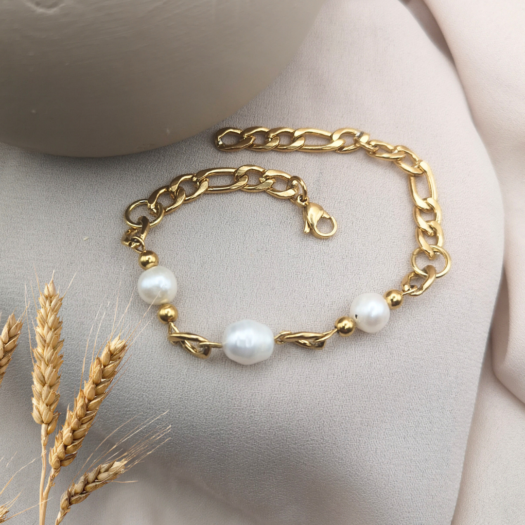 Stainless Steel Gold Plated Chain Bracelet with Freshwater Pearls - Kiooinsitu