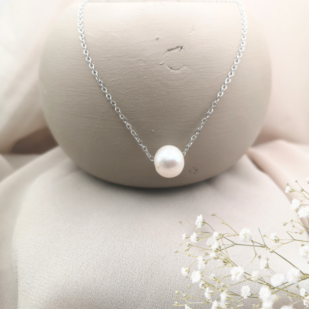 Floating White Freshwater Pearl Necklace - Kiooinsitu