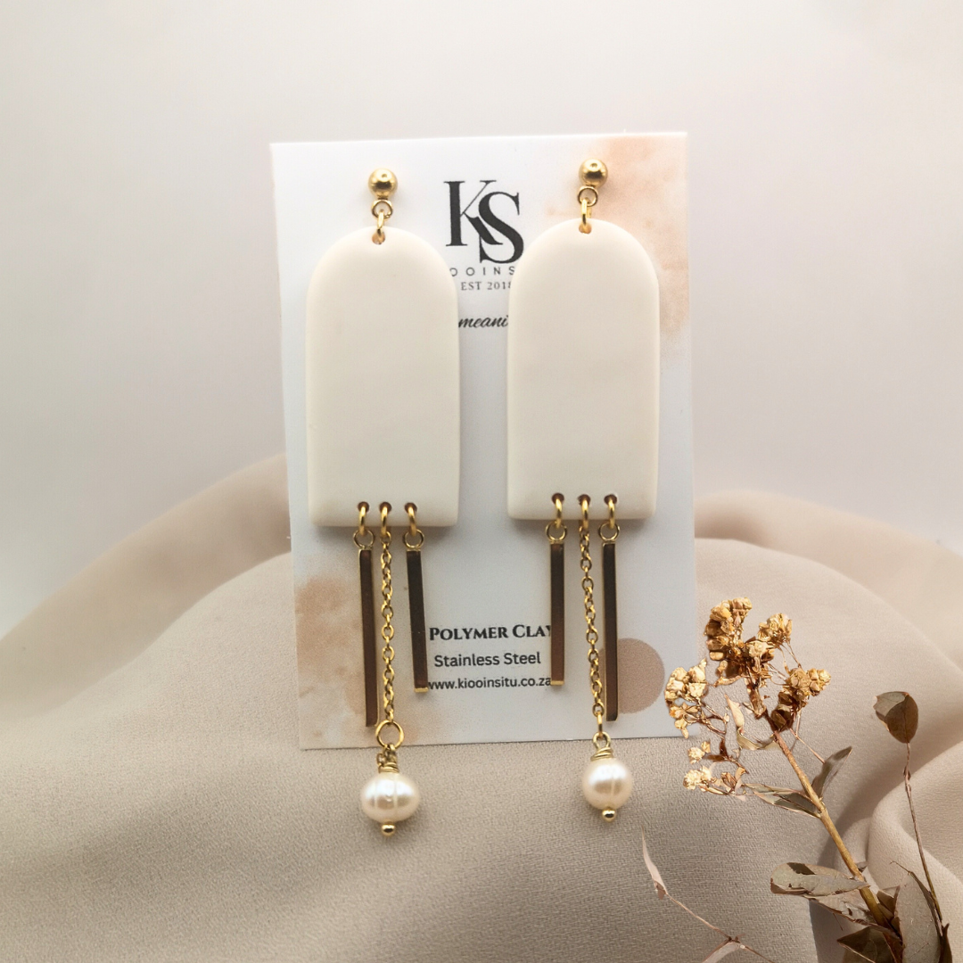 Freshwater Pearl & Clay Dangle Earrings - Kiooinsitu