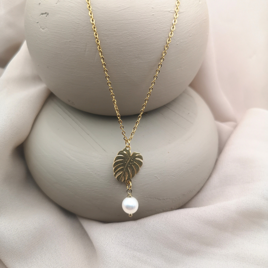 White Freshwater Pearl Gold Plated Stainless Steel Necklace