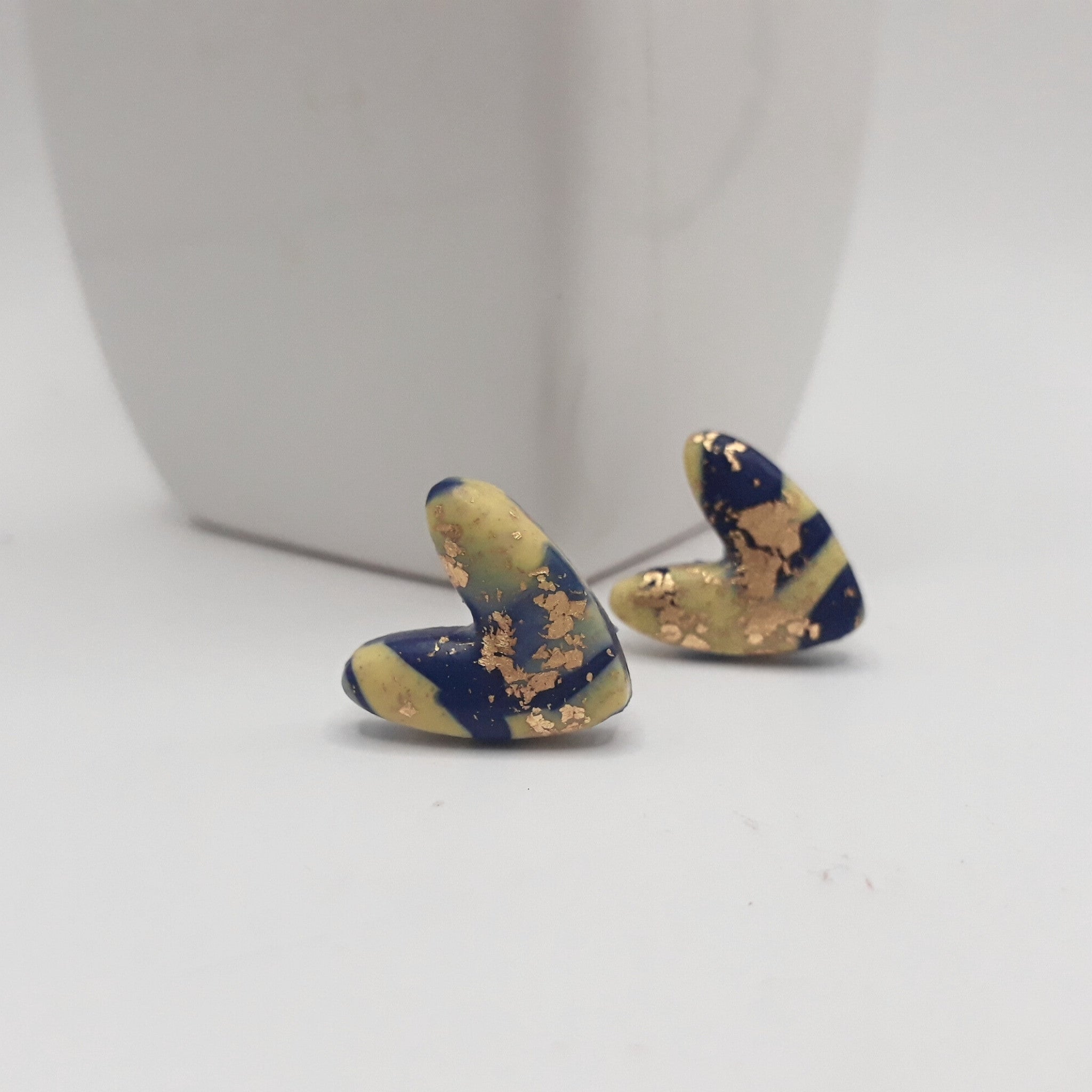 Midnight Sun Heart Clay Studs - Kiooinsitu