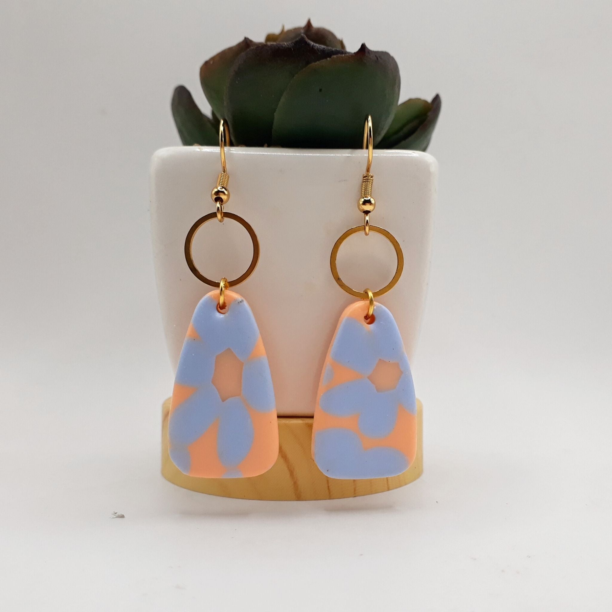  Polymer Clay earrings feature abstract floral shapes - Kiooinsitu