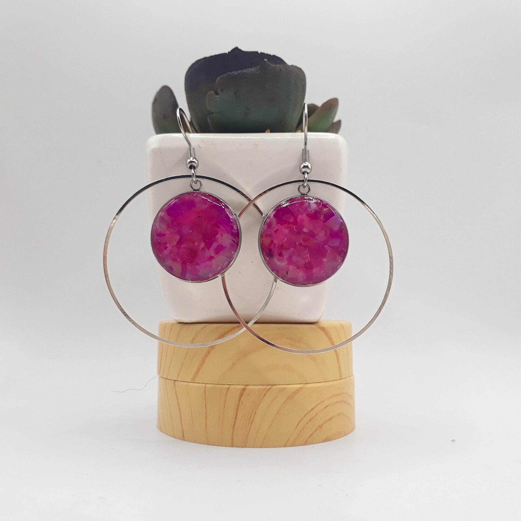 Crushed Pink Agate Hoop Earrings - Kiooinsitu