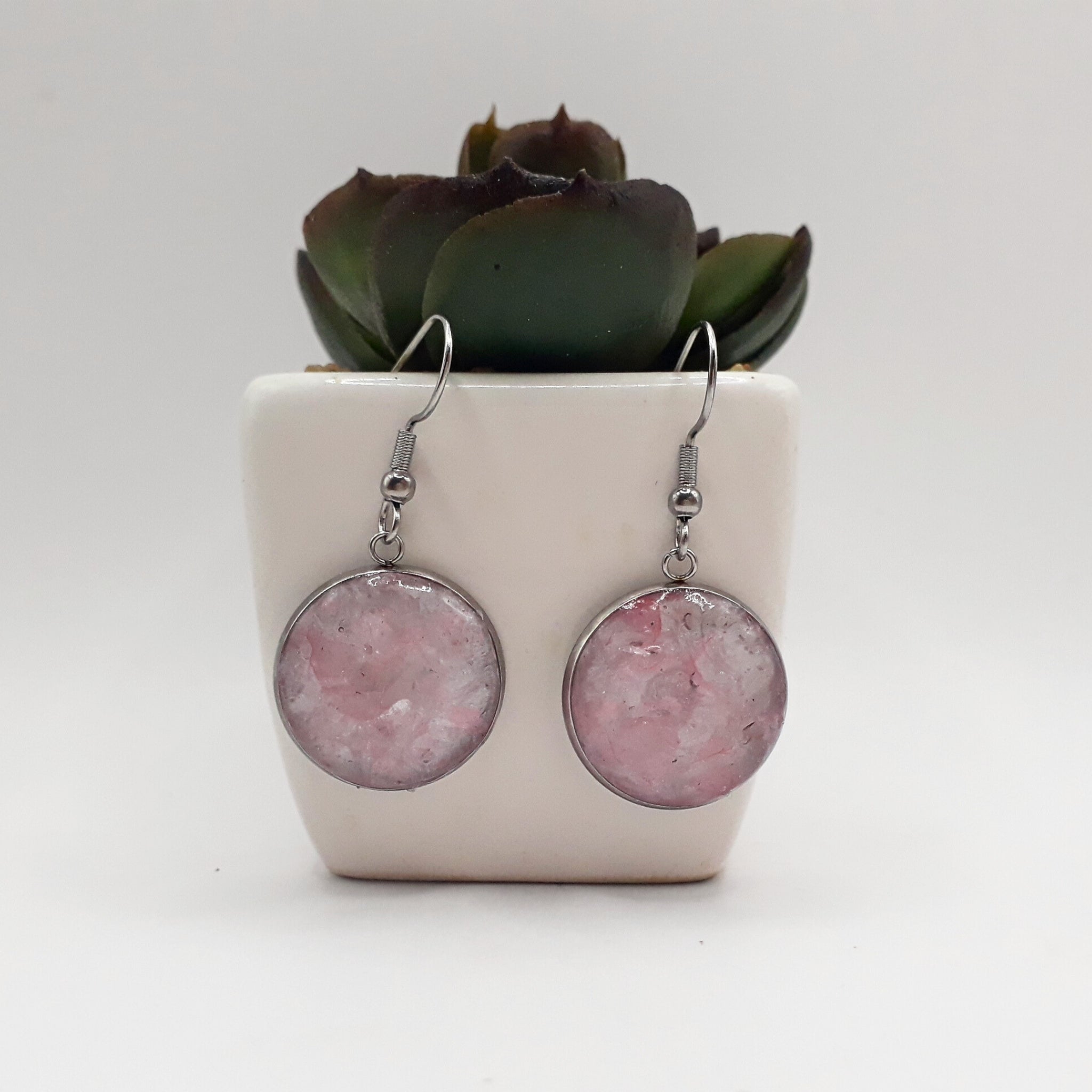 Crushed Pink Aura Quartz Drop Earrings - Kiooinsitu