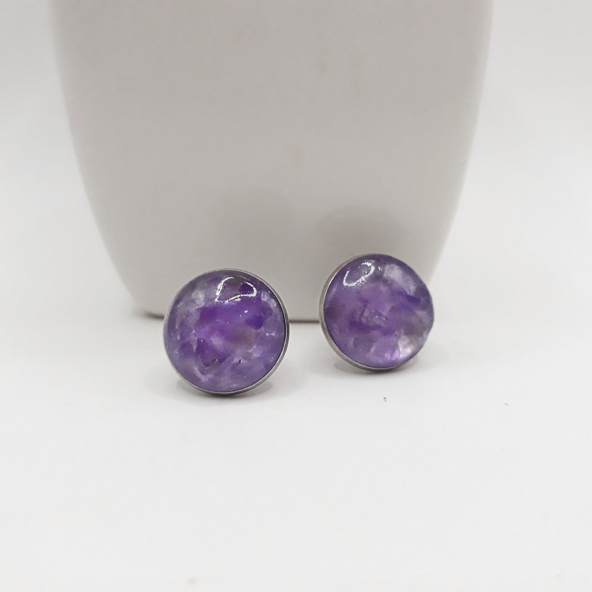 Crushed Amethyst Ear Studs 12mm - Kiooinsitu