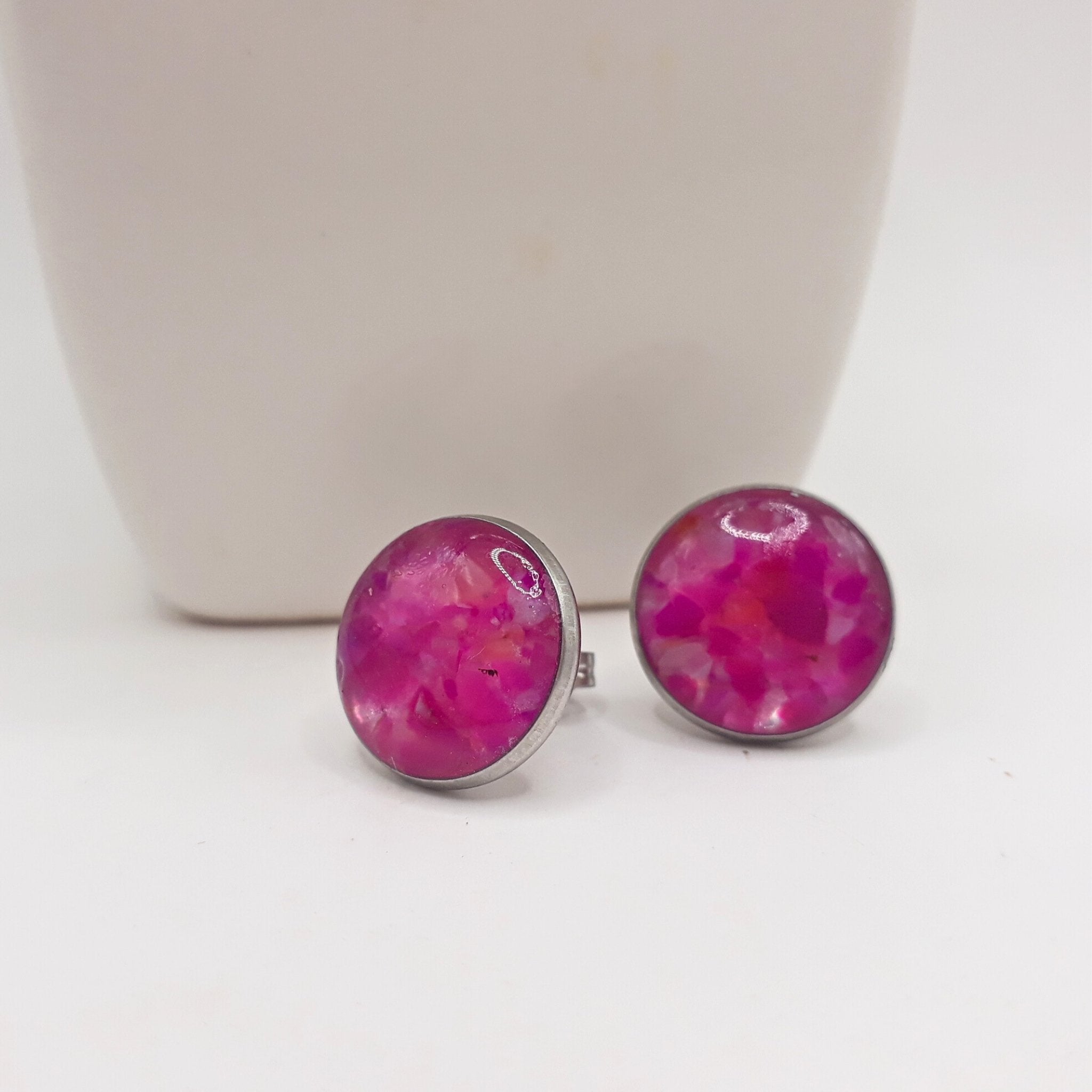 Crushed Pink Agate Ear Studs 12 mm - Kiooinsitu