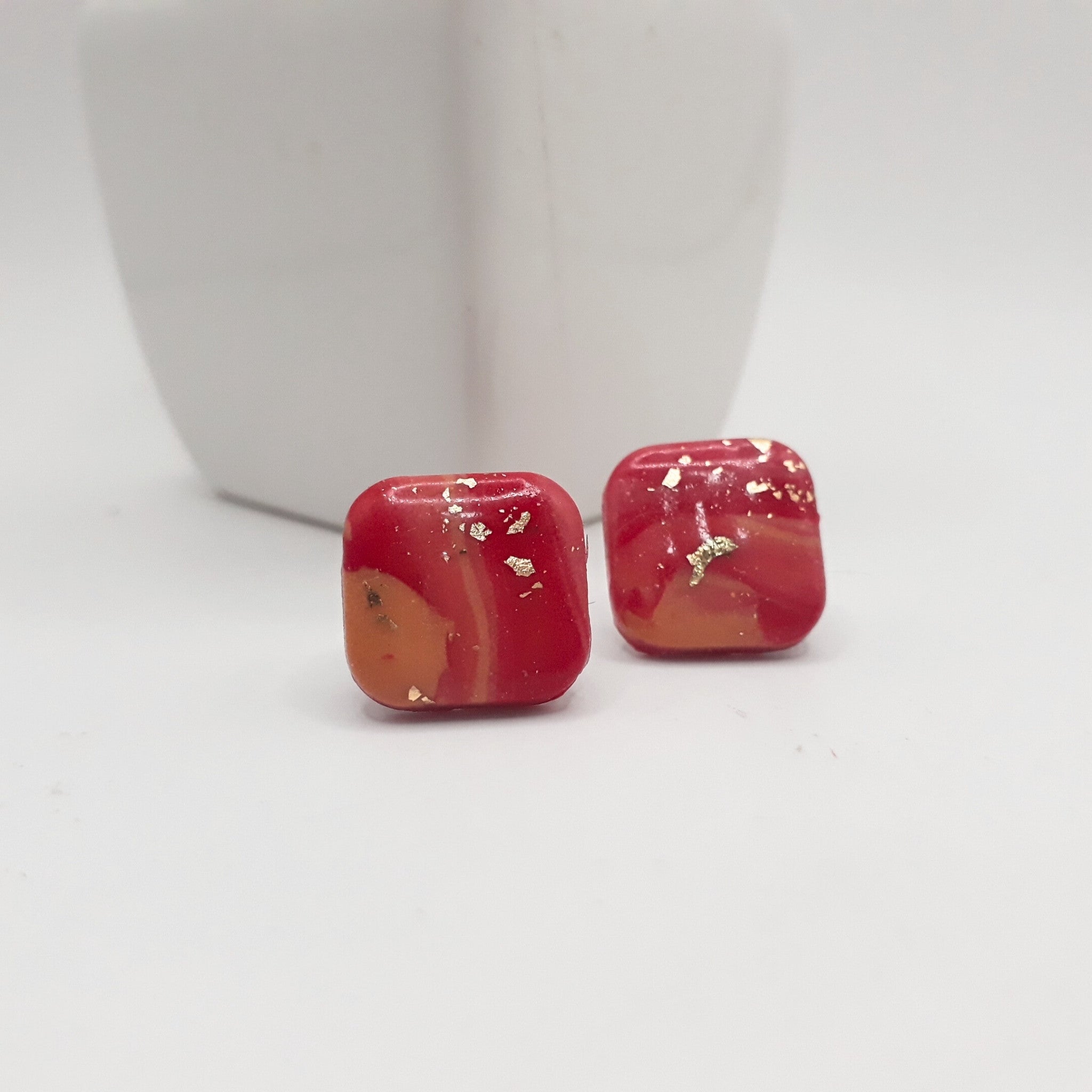 Crimson Glow Clay Ear Studs - Kiooinsitu