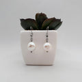 White Freshwater Pearl Drop Earrings - Kiooinsitu