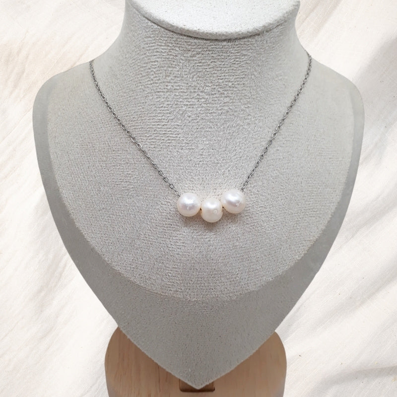 Floating Trio Freshwater Pearl Necklace - Kiooinsitu