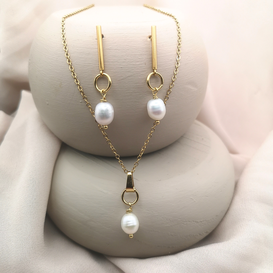 White Freshwater Pearl Gold-Plated Stainless-Steel Necklace and earrings