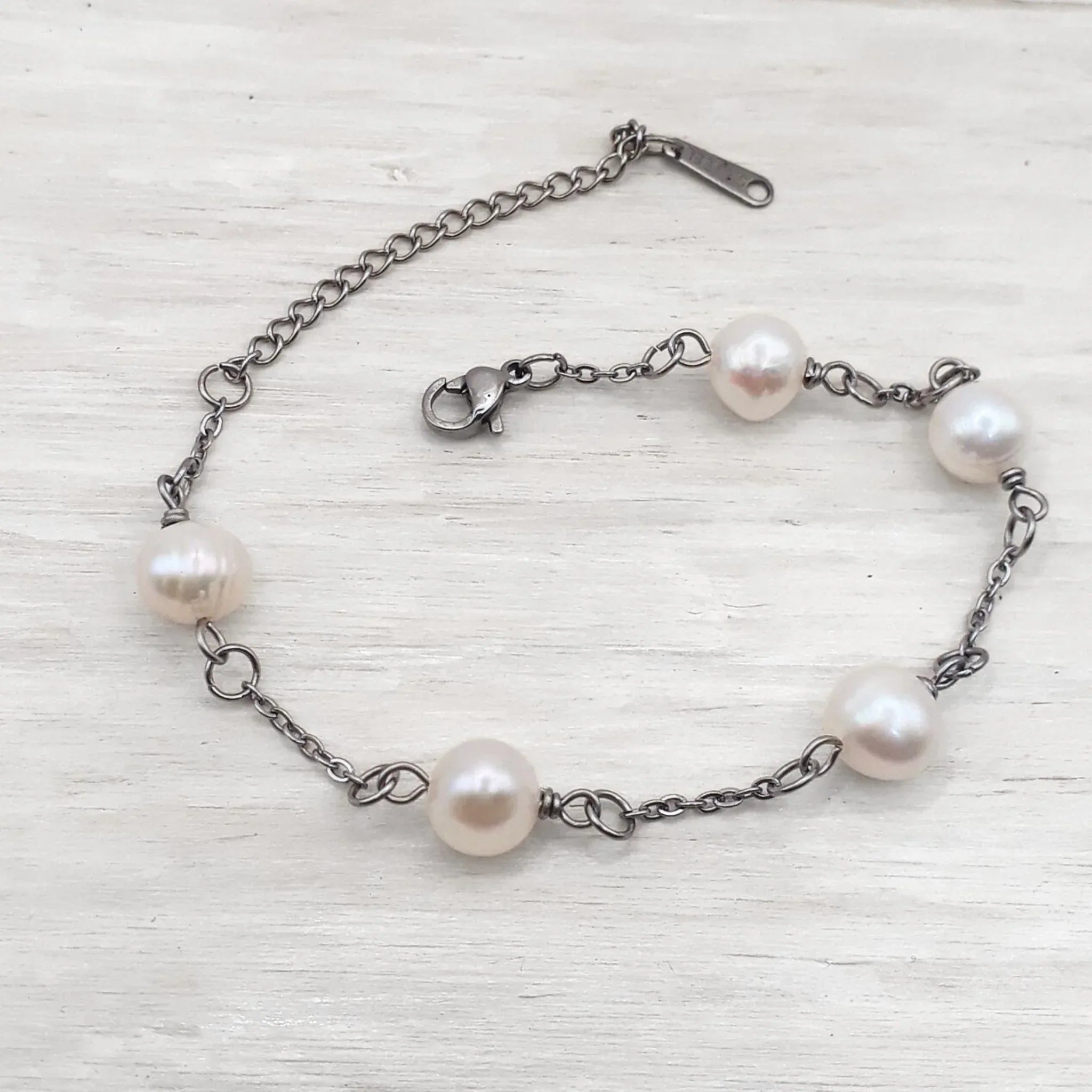 Scattered Freshwater Pearl Bracelet - Kiooinsitu