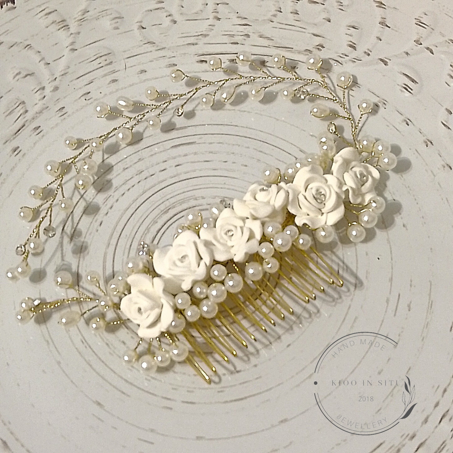 Handmade Pearl And Clay Flowers KC Gold Hair Comb
