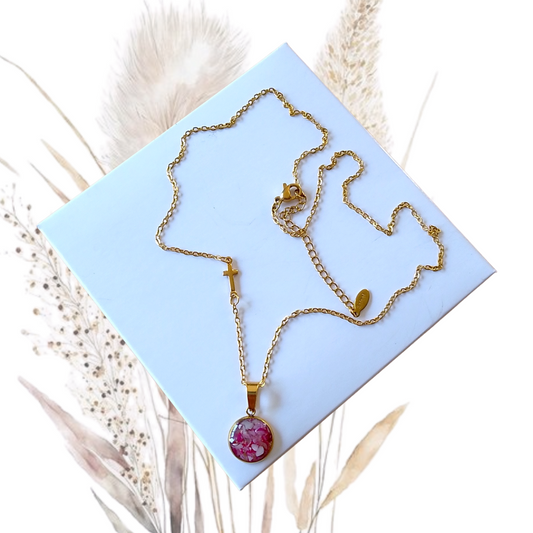 Stunning Gold Stainless Steel Necklace, a handmade masterpiece. This necklace features stunning red raw Agate stone set in a 14mm gold stainless steel round pendant