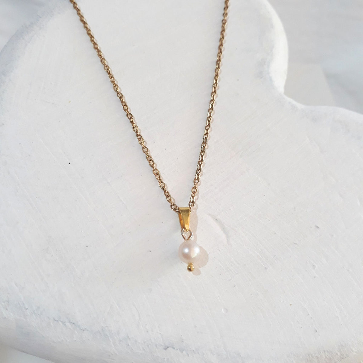White 5mm freshwater pearl gold plated necklace