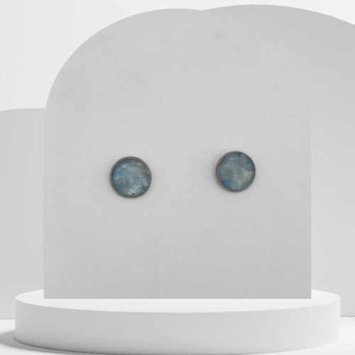 Stainless steel stud earrings with crushed aquamarine gemstones in 10mm resin bezel