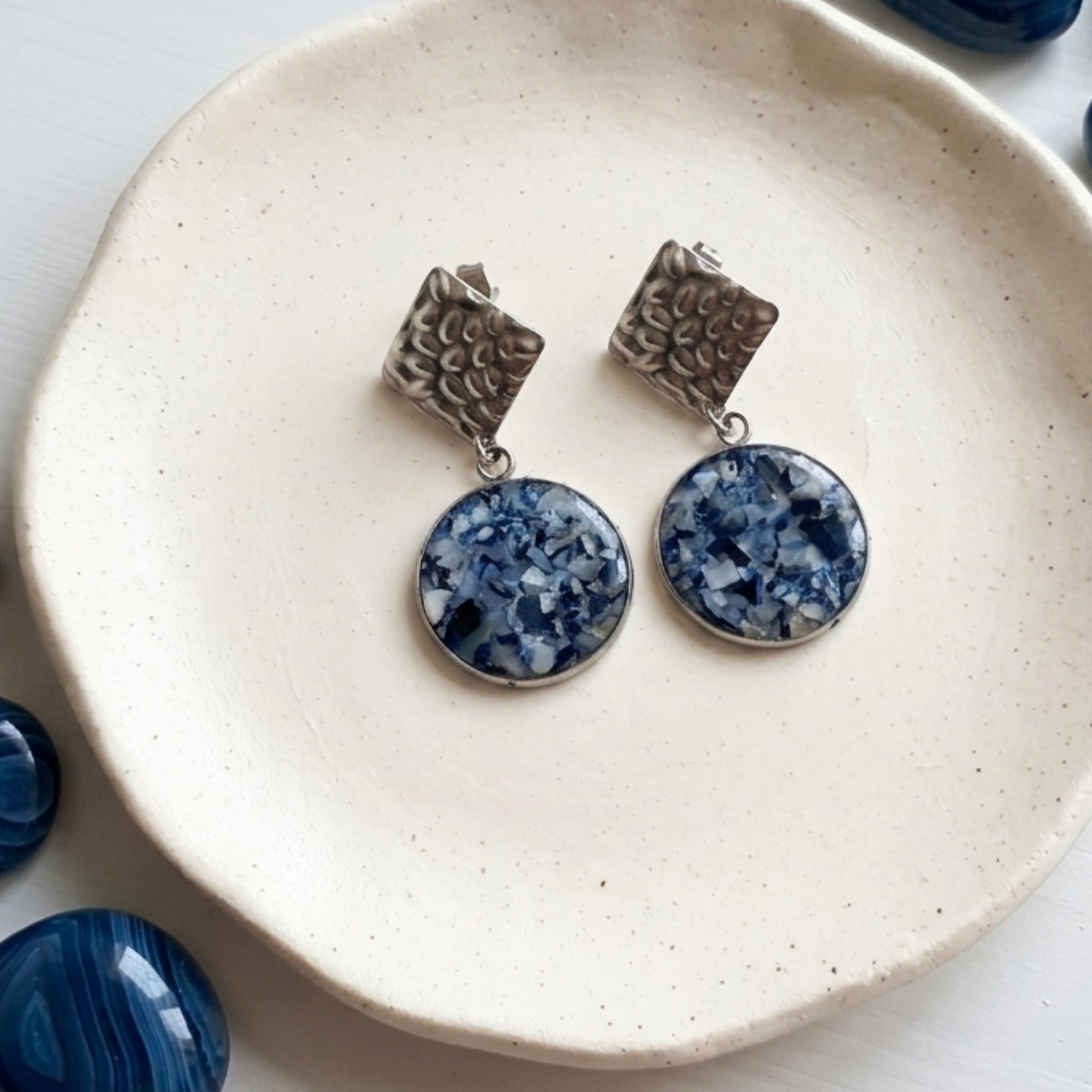Handmade crushed dark blue agate 304 stainless steel drop earrings – Kiooinsitu