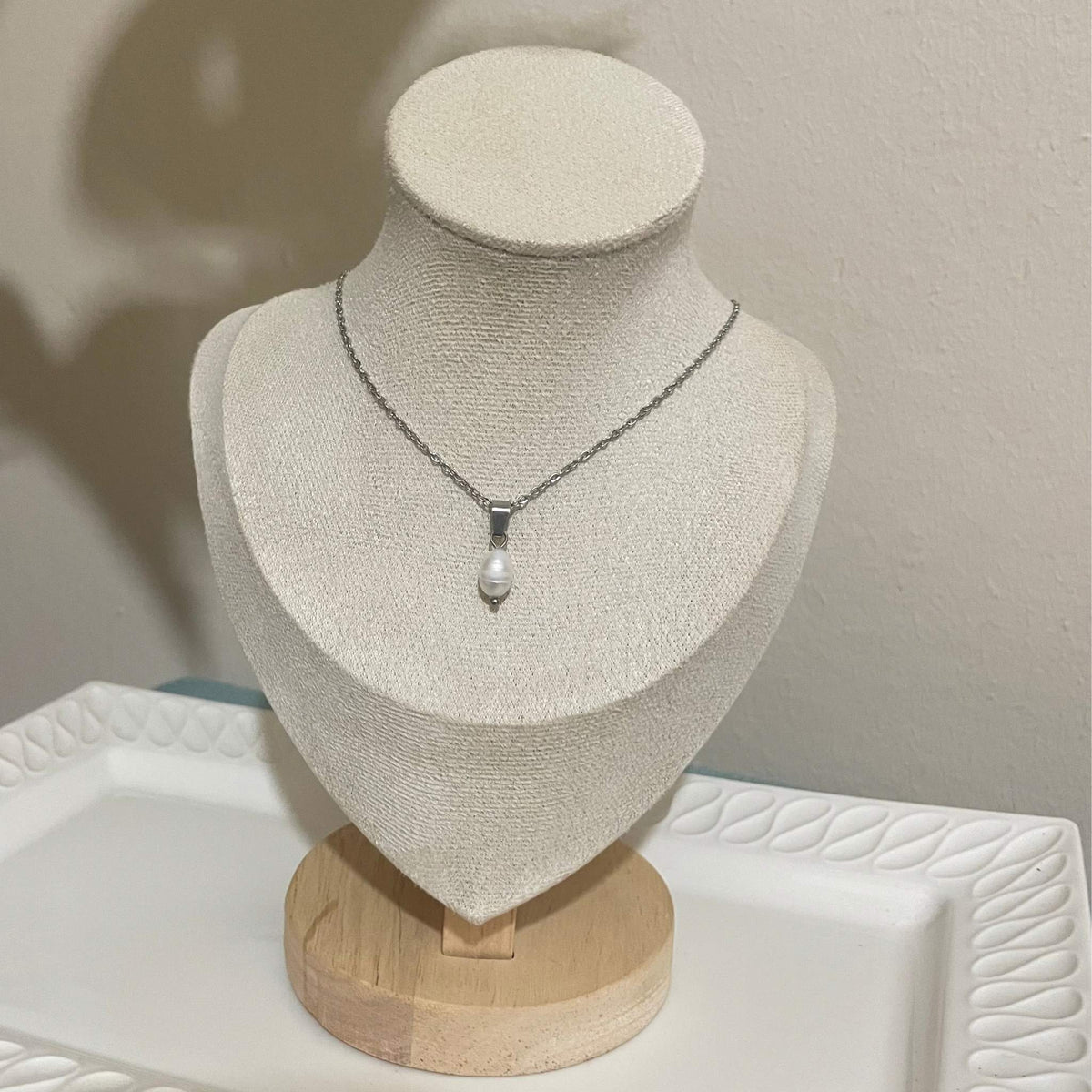 White Freshwater Pearl Teardrop Necklace – Stainless Steel