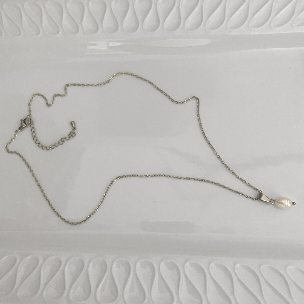 White Freshwater Pearl Teardrop Necklace – Stainless Steel