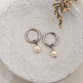 stainless-steel-freshwater-pearl-hoop-earrings_jpg - Kiooinsitu