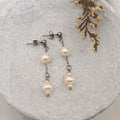 white-freshwater-pearl-dangle-earrings_jpg_a3b7c8fc-752c-4322-97d3-6c18f572316c - Kiooinsitu